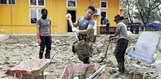 Taruna Akpol Bakti Sosial Bersihkan Fasilitas Publik di Aceh Tamiang